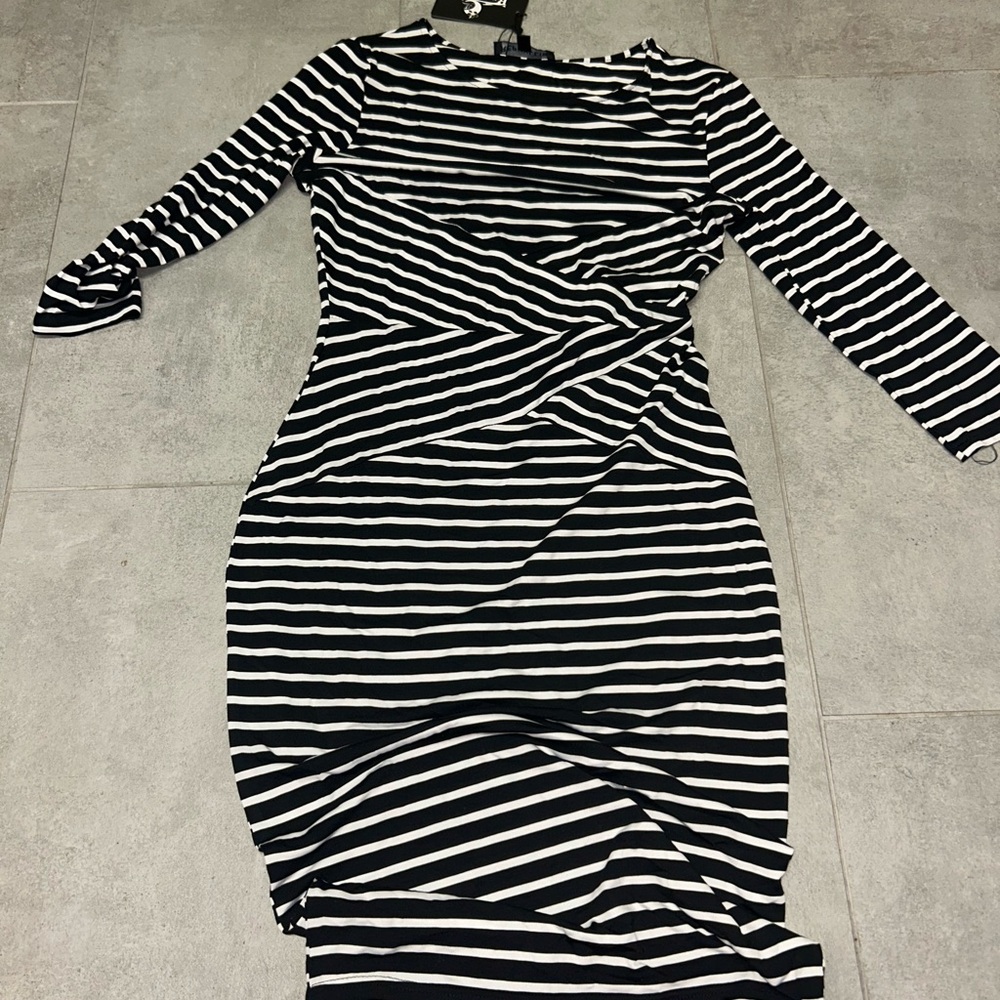 Chic Black and White Striped Long Sleeve Dress